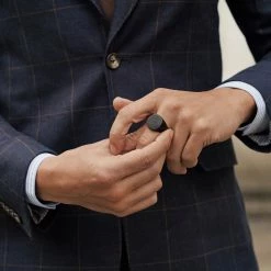 Lucleon Chevalière Ryker noire -BAGUES Soldes 12780 square 1 scaled