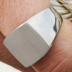 Lucleon Chevalière Leigh Gravel en acier argenté -BAGUES Soldes 17735best scaled