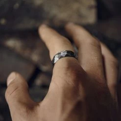 Lucleon Fortis | Anneau à facettes en acier Damas gris gunmetal et titane couleur or rose - 7 mm -BAGUES Soldes 1x1 dsc2137 25910 scaled