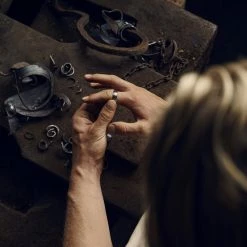 Lucleon Fortis | Bague en acier Damas couleur gris et gunmetal et en titane couleur or rose à double cannelure - 7 mm -BAGUES Soldes 1x1 damascus rings5345 25991 scaled