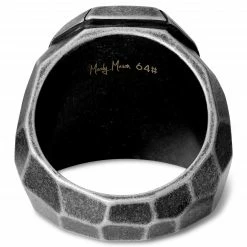 Moody Mason Chevalière en acier gris foncé et pierre noire Jax -BAGUES Soldes 21663 3 scaled