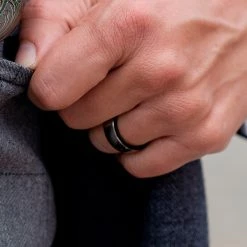 Fort Tempus Anneau en titane noir à bande centrale -BAGUES Soldes 5080 ring 1