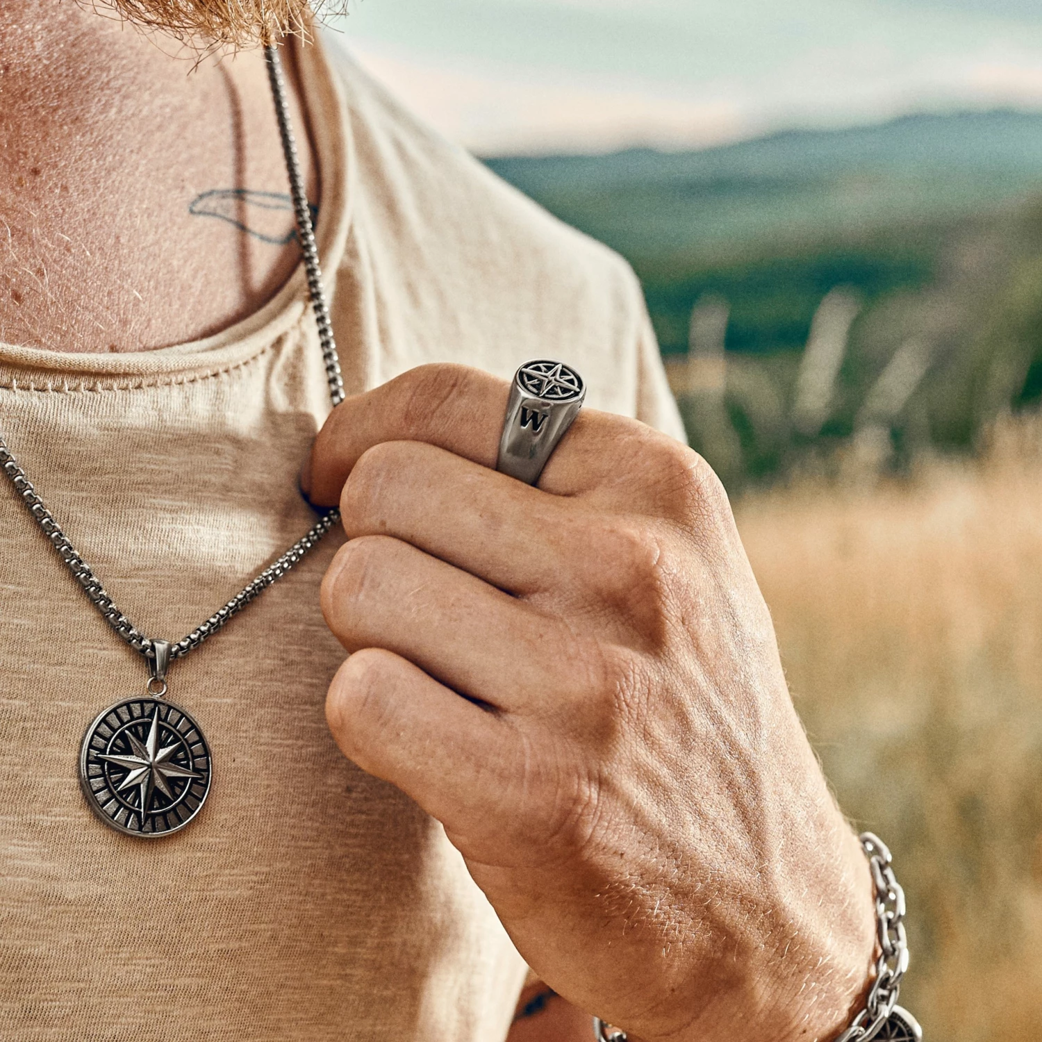 Arkai Atlas | Chevalière L'étoile polaire en acier argenté 2 Arkai Atlas | Chevalière L'étoile polaire en acier argenté – Image 2