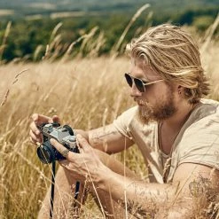 Arkai Atlas | Chevalière mappemonde en acier doré -BAGUES Soldes rel atlas drop35 ring2 tobias stelzner 1x1 4 25832 scaled