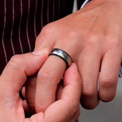 Fort Tempus Anneau en titane à bords striés -BAGUES Soldes ring 2