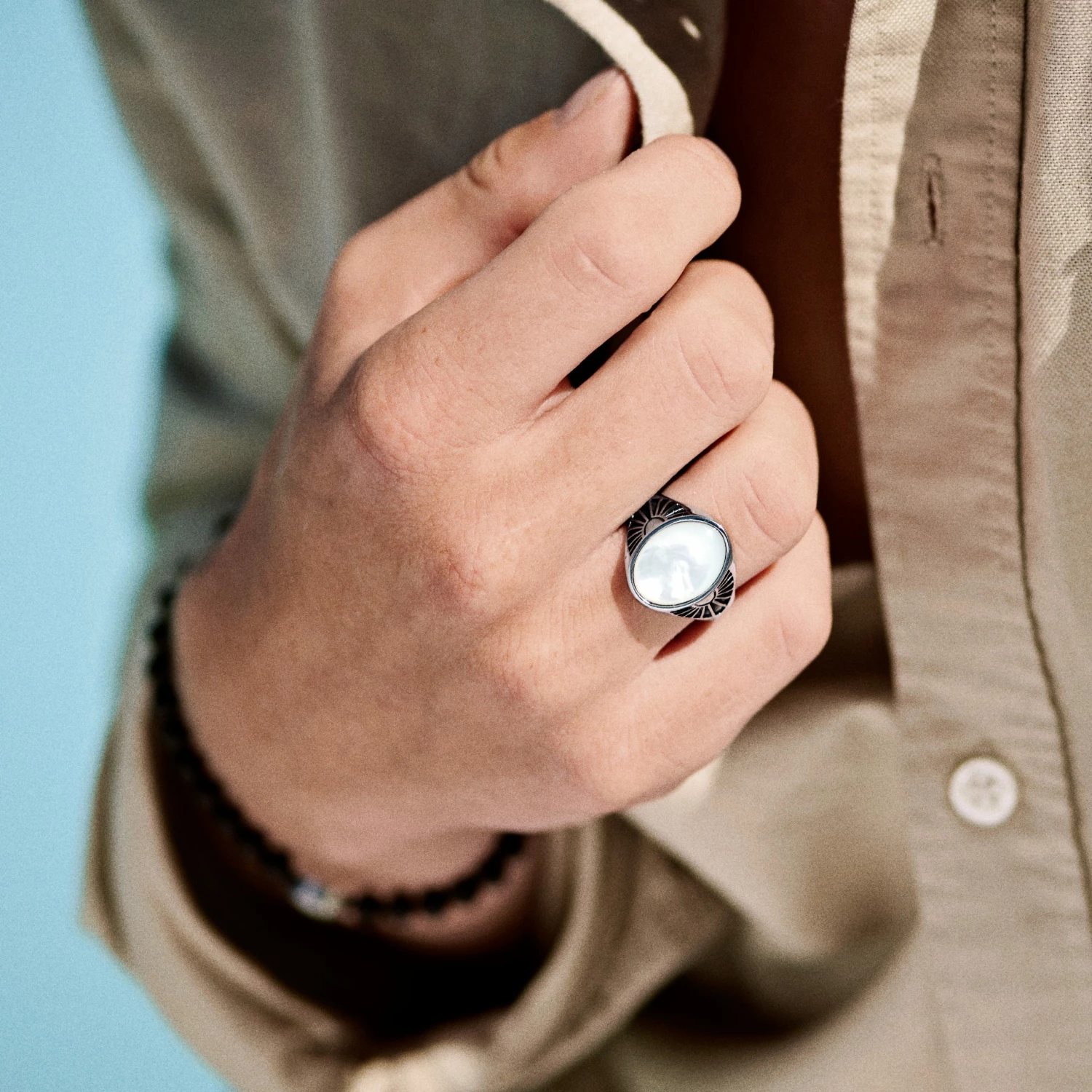 Waykins Atlantis | Chevalière à pierre de nacre 2 Waykins Atlantis | Chevalière à pierre de nacre – Image 2