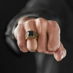 SteelCZ Chevalière en acier doré à pierre noire -BAGUES Soldes rst megashoot rings 2 4699 2 scaled