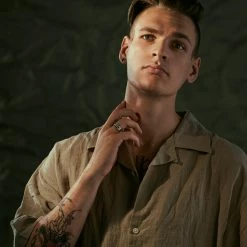 Arkai Orphic | Bague en acier inoxydable argenté martelé avec zircone noire - 9 mm -BAGUES Soldes ste orphic drop39 id mike varga 1x1 24.jpg 26209 26173 scaled