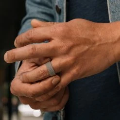 Fort Tempus Anneau en acier argenté flexible 8 Fort Tempus Anneau en acier argenté flexible -BAGUES Soldes trendhim september 2020 set 8 11961 scaled